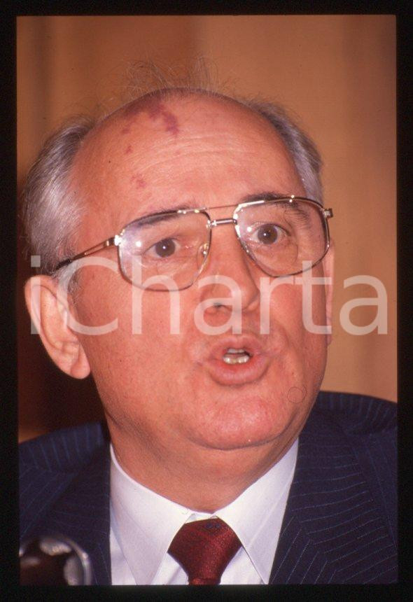 Fotografia d epoca originale 35mm vintage slide 1989 MILANO Michail GORBACHEV President USSR Portrait 70 1
