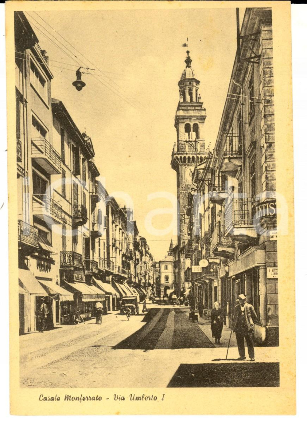Cartolina originale da collezione 1940 ca CASALE MONFERRATO (AL) Veduta via Umberto I *Cartolina animata FG NV 1