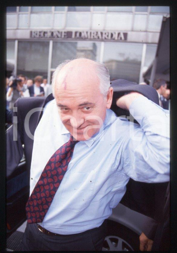 Fotografia d epoca originale 35mm vintage slide 1993 MILANO Michail GORBACHEV  Arrivo a Palazzo PIRELLI 6 1