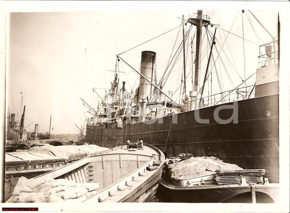 Fotografia d epoca originale 1940 London Docks  Captured Nazi Ship UHENFELS Photo 1