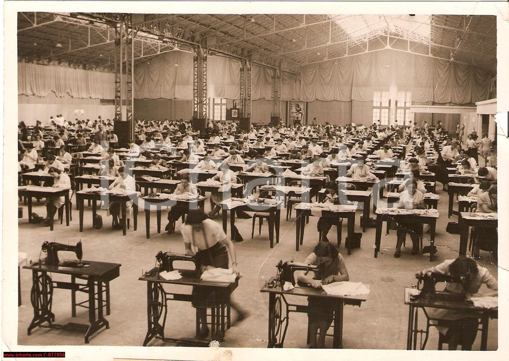 Fotografia d epoca originale 1938 PARIS, Concours de Cousettes, sarte, moda, couture 1