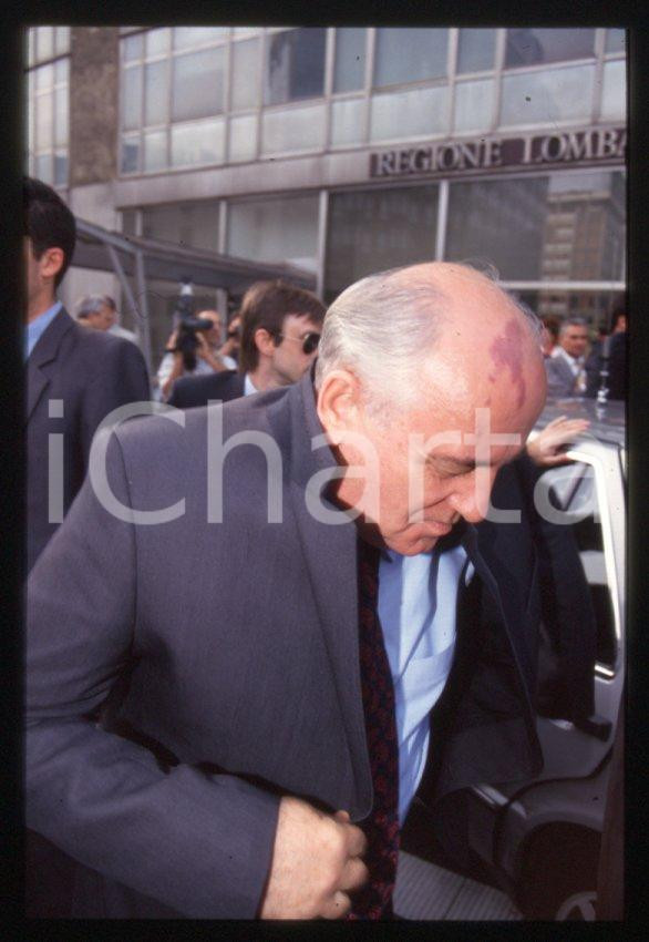 Fotografia d epoca originale 35mm vintage slide 1993 MILANO Michail GORBACHEV  Arrivo a Palazzo PIRELLI 11 1