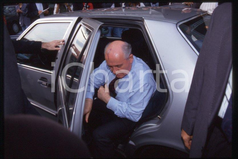 Fotografia d epoca originale 35mm vintage slide 1993 MILANO Michail GORBACHEV  Arrivo a Palazzo PIRELLI 16 1