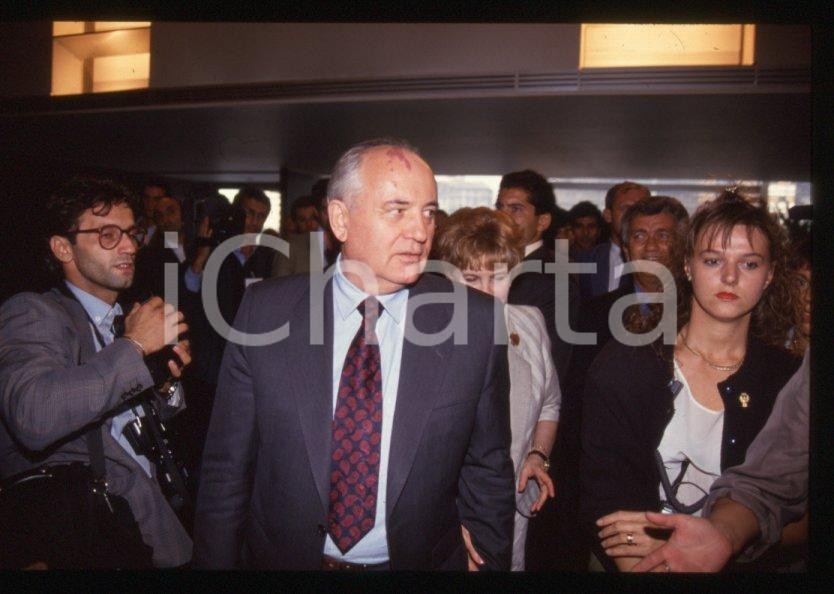 Fotografia d epoca originale 35mm vintage slide 1993 MILANO Michail GORBACHEV e Raissa a Palazzo PIRELLI 3 1