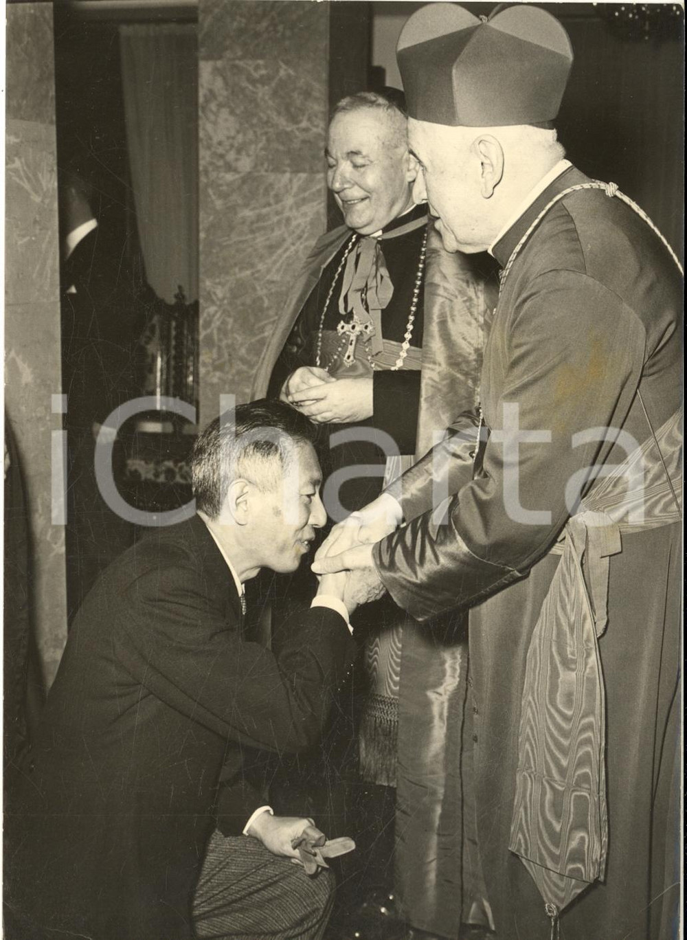 1959 ROMA Mons. Giuseppe FIETTA in attesa del galero cardinalizio *Foto 13x18