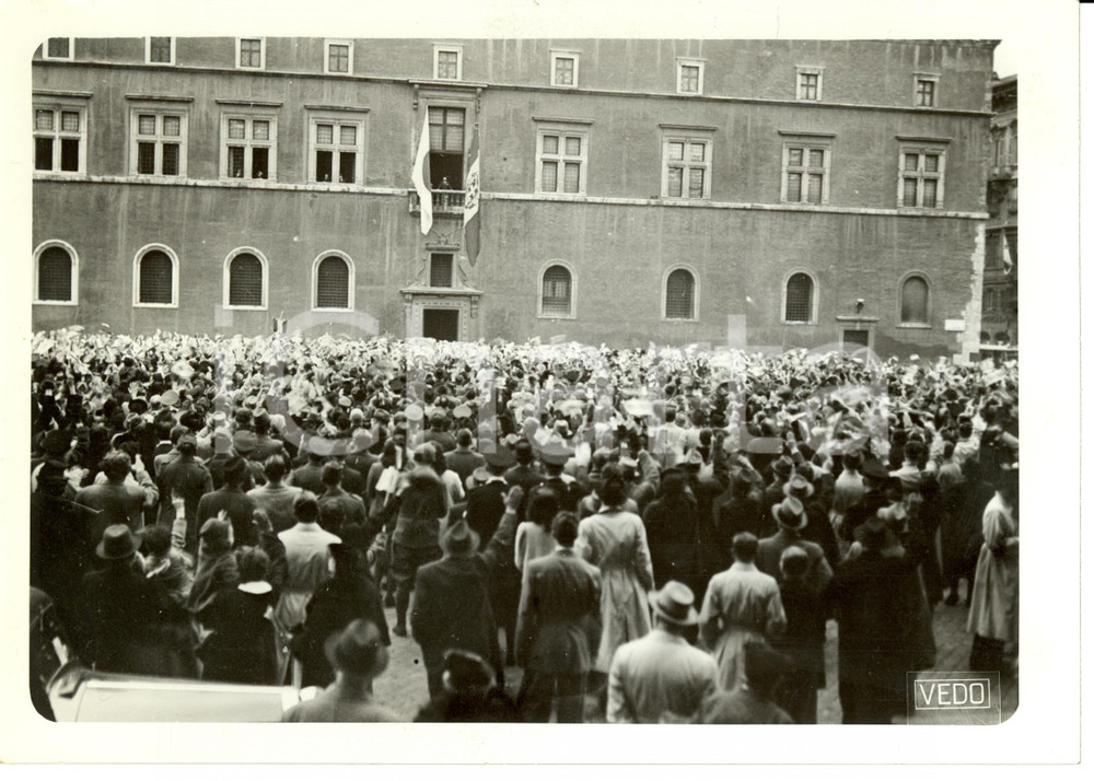 Fotografia d epoca originale 1941 ROMA La folla acclama il DUCE in Piazza Venezia Fotografia 1