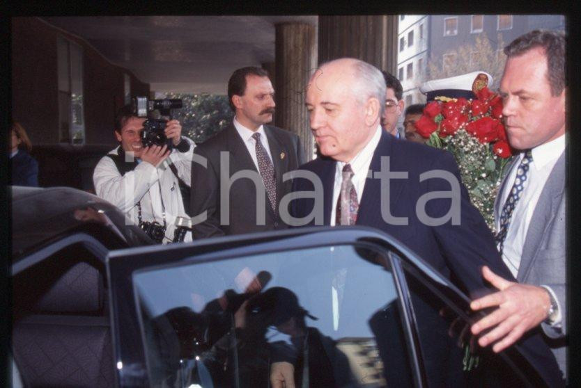 Fotografia d epoca originale 35mm vintage slide 1995 SESTO SAN GIOVANNI  Visita Michail GORBACHEV 19 1