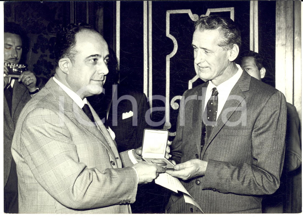 1959 ROMA Pilota Max CONRAD ricevuto dal sindaco Urbano CIOCCETTI *Foto 18x13