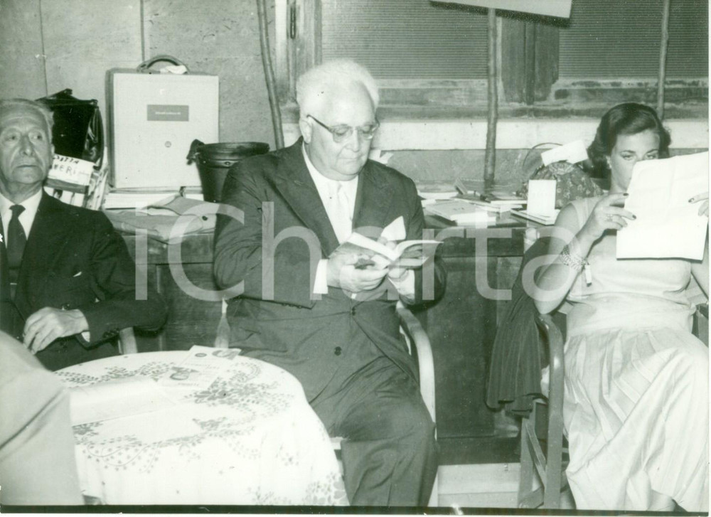 Fotografia d epoca originale 1955 PESCARA Critico Francesco FLORA al Premio Letterario D ANNUNZIO Foto 1