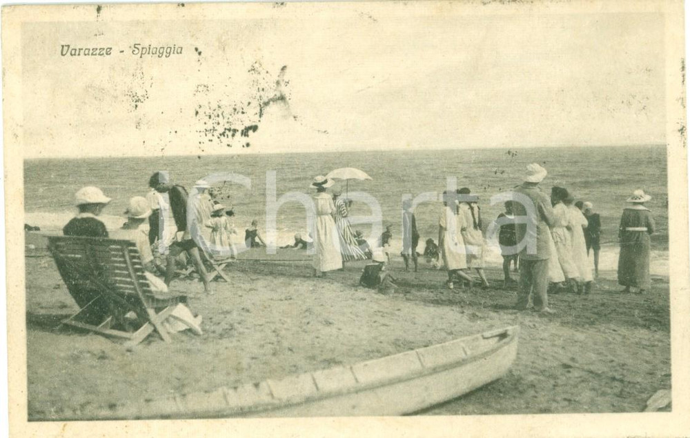 Cartolina originale da collezione 1926 VARAZZE SV Bagnanti e turisti a passeggio in spiaggia Cartolina FP VG 1