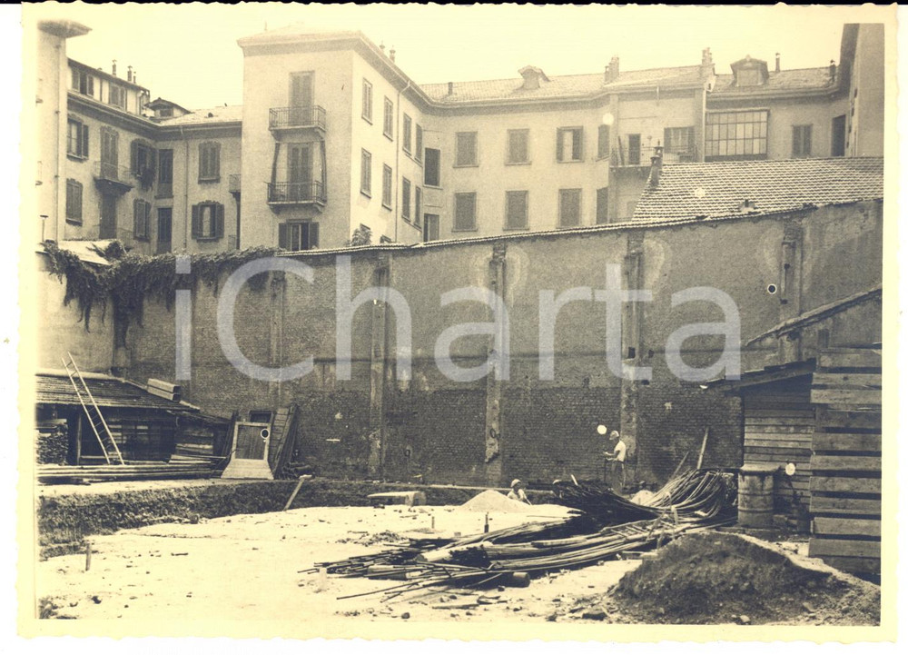 Fotografia d epoca originale 1940 ca MILANO via MASSENA Cantiere di un edificio in costruzione Foto 18x13 1