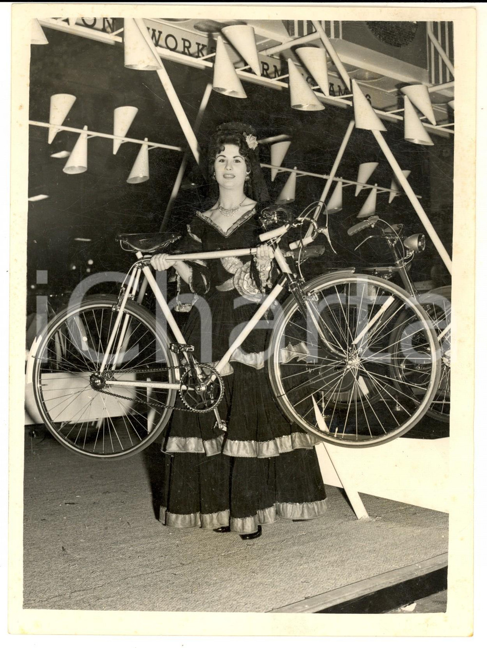 1954 LONDON Cycle and Motor Cycle Show - Veronica WALSH for HERCULES CYCLE co.