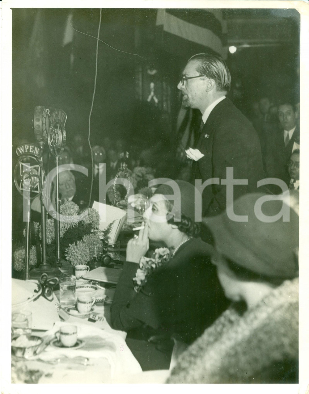 Fotografia d epoca originale 1931 PHILADELPHIA USA Antonietta BRIZZI fuma ai microfoni di radio WPEN Foto 1