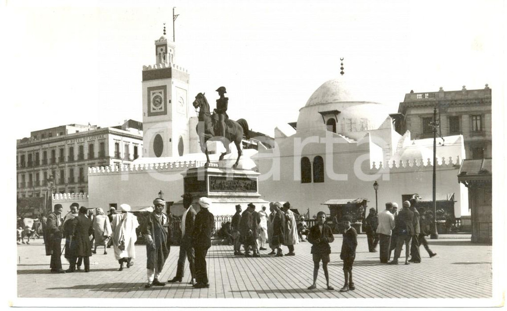 Cartolina originale da collezione 1940 ca ALGERI Moschea di SIDI ABDERRAHMAN e statua Duca ORLEANS ANIMATA FP NV 1