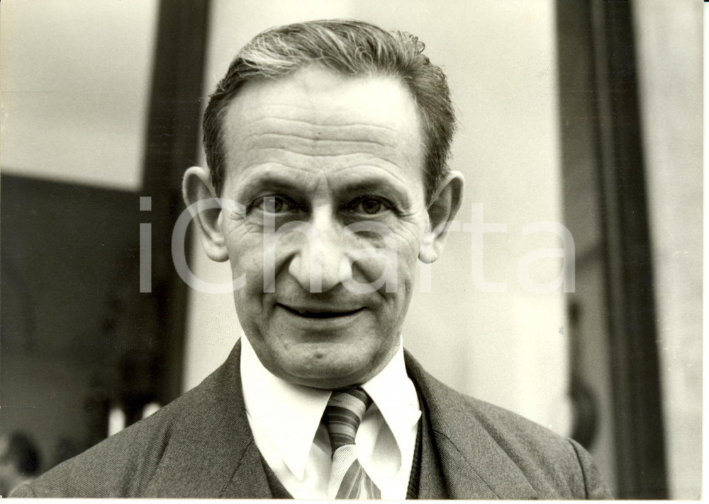 Fotografia d epoca originale 1980 PARIS Robert GALLEY nuovo Ministro della Difesa al primo Consiglio Foto 1