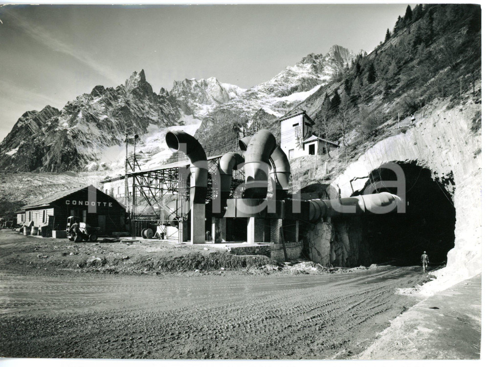 1959 COURMAYEUR Traforo MONTE BIANCO - Cantiere sul versante italiano *Foto Fotografia d'epoca con didascalia coeva al verso. CONDIZIONI: GFORMATO: 18x13 cm     originale e autentica 1