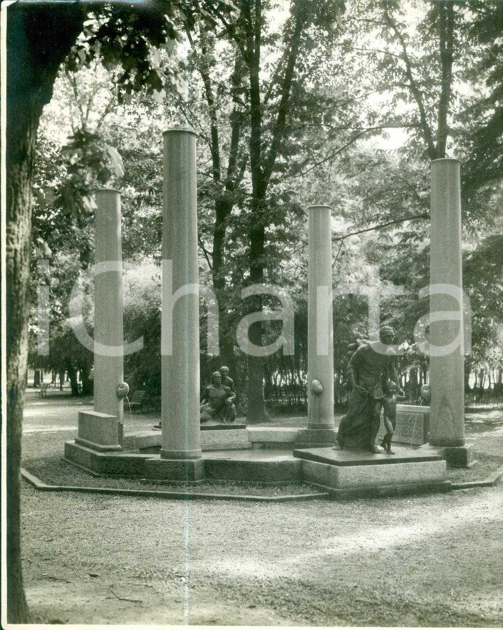 Fotografia d epoca originale 1932 OLGIATE OLONA Fontana a Luigi MANGIAGALLI Villa GREPPIGONZAGA Foto 1
