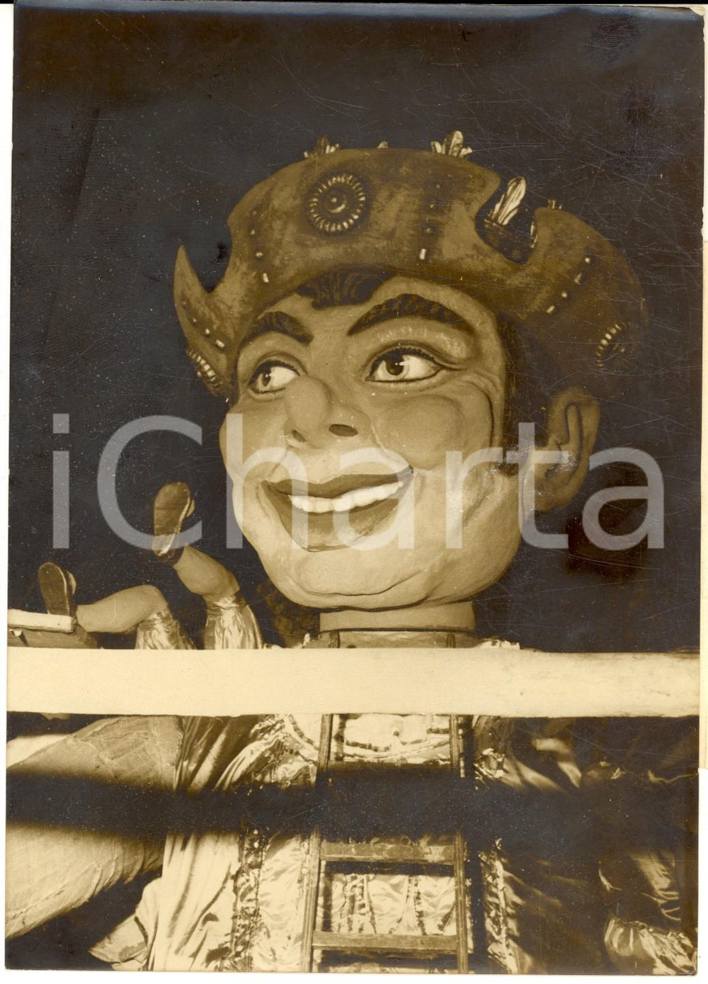 1957 NICE CARNAVAL - Place MASSENA - Pantagruel pronto alla partenza *Foto 13x18 Fotografia d'epoca, con didascalia coeva. CONDIZIONI: G (ma lieve residuo di polvere in superficie)    originale e autentica 1