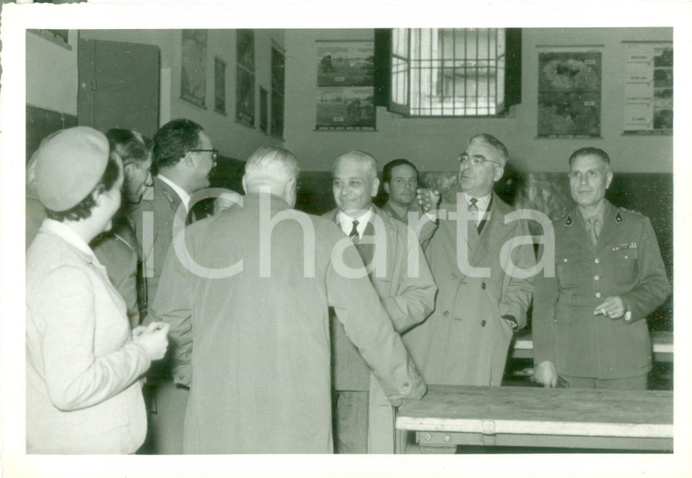 Fotografia d epoca originale 1950 ca TERNI Autorità  in visita all Istituto LAZZARINI Fotografia 1