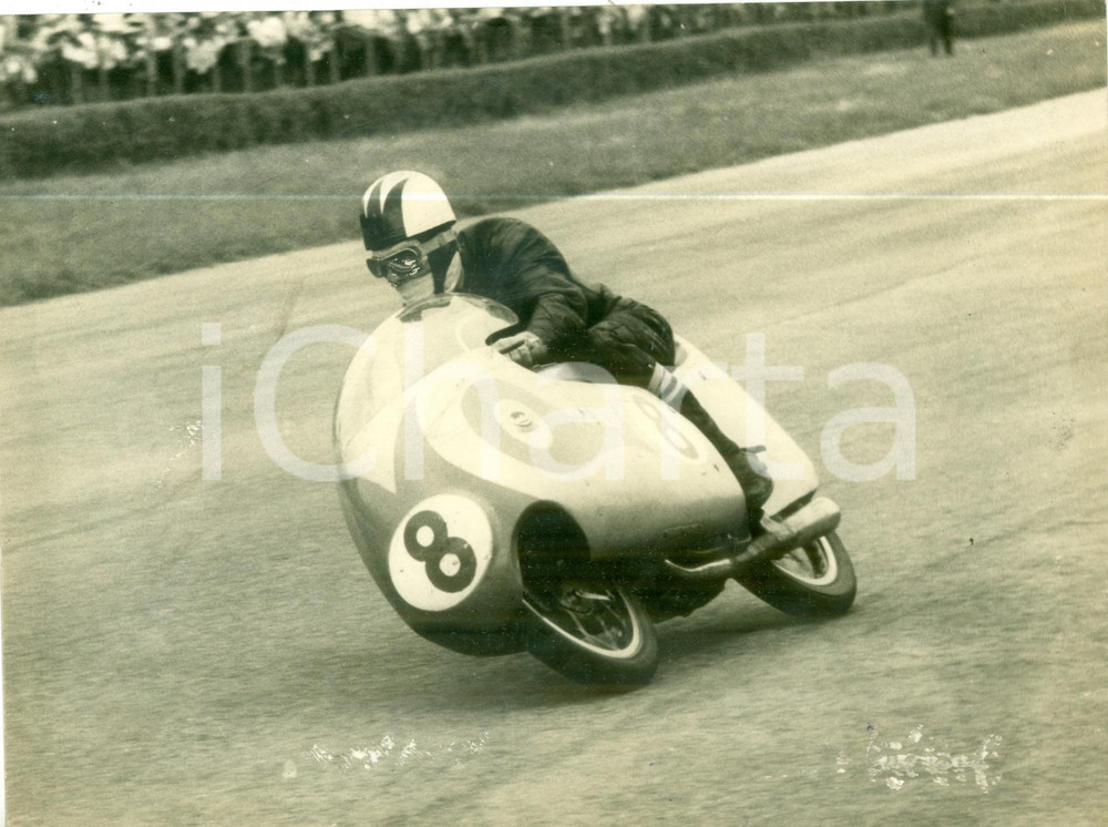 Fotografia d epoca originale 1956 MONZA Gran Premio Moto GUZZI BENELLI 8 in curva Fotografia DANNEGGIATA 1