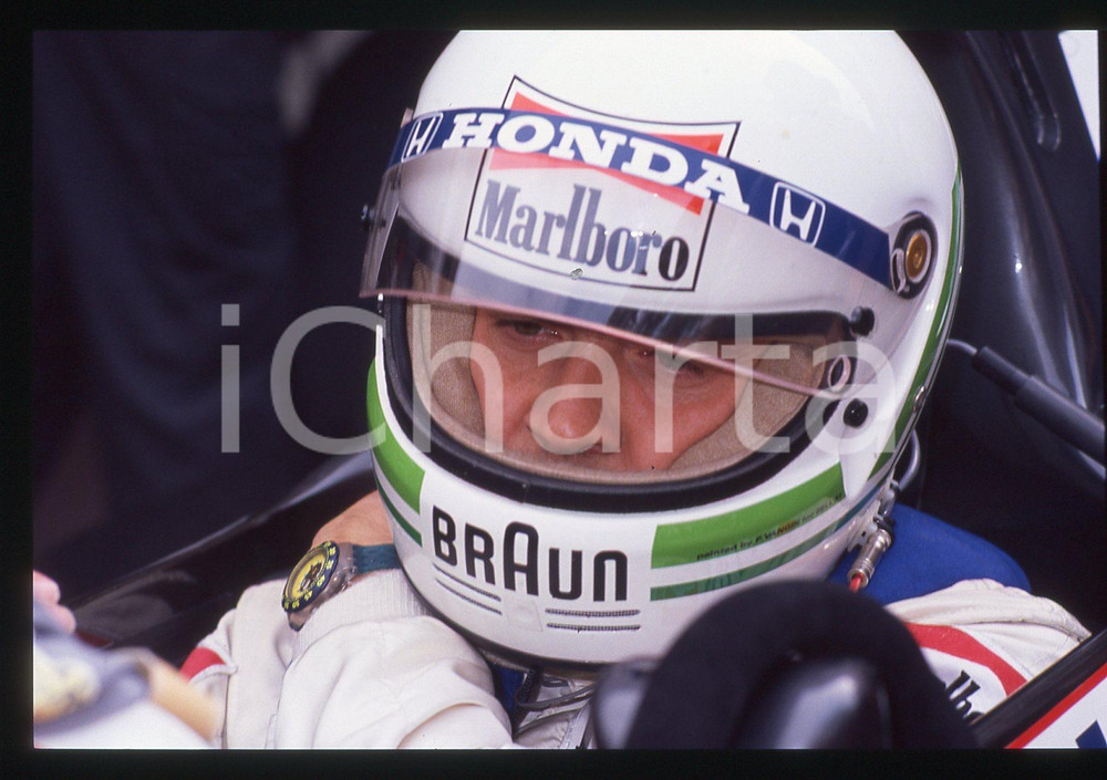 35mm vintage slide* 1991 FORMULA 1 - Stefano MODENA su TYRRELL 020 ai box (26)