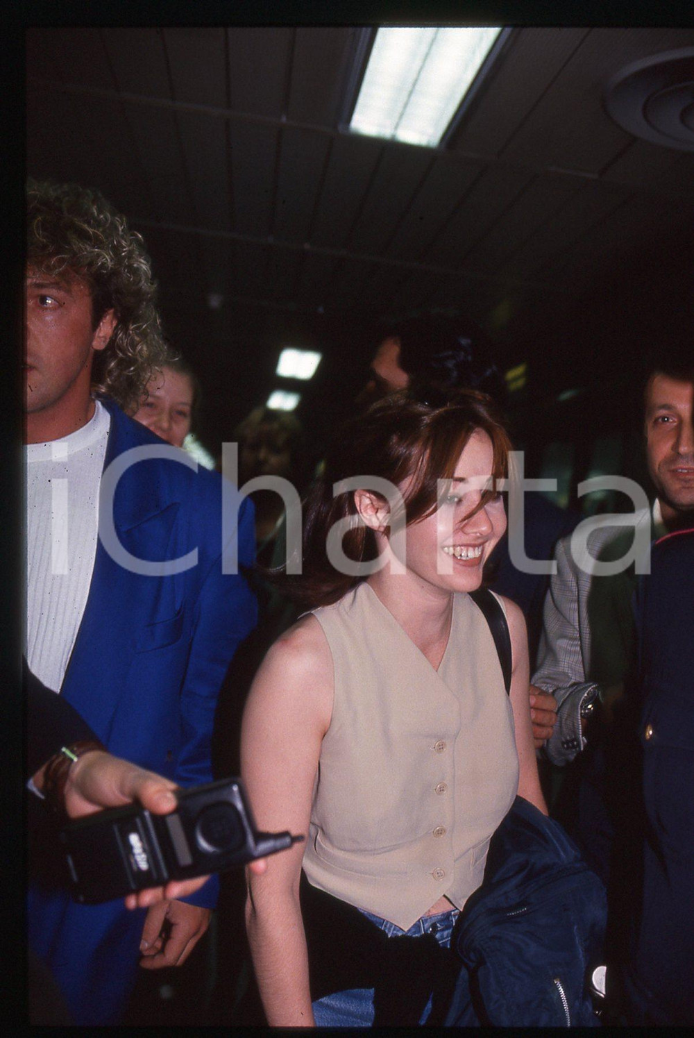 35mm vintage slide* 1995 ca COSTUME Shannen DOHERTY paparazzata in aeroporto 12