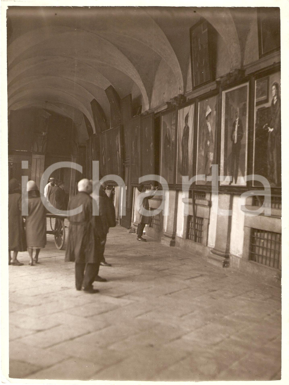 Fotografia d'epoca originale 1931 MILANO Esposizione quadri GIORNO del PERDONO 1