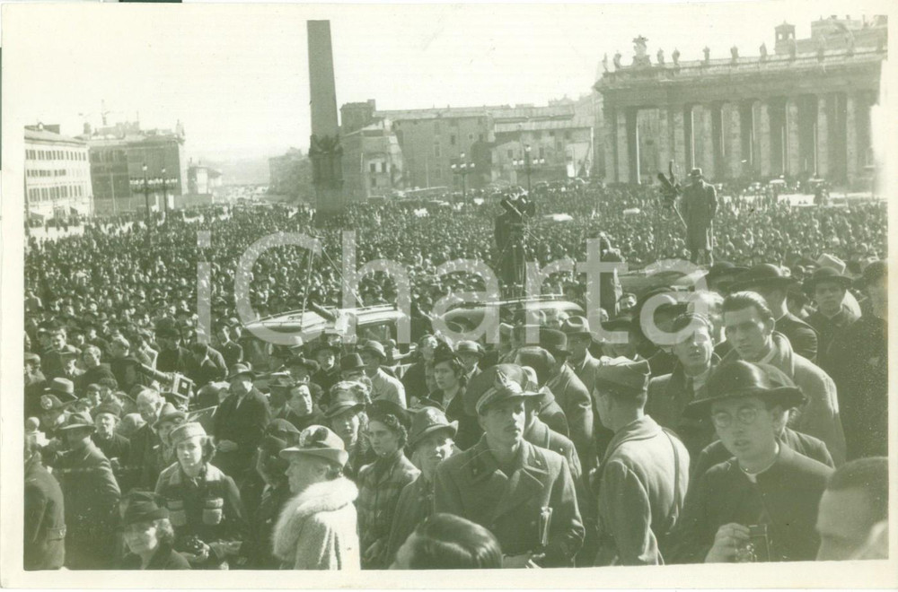 Fotografia d epoca originale 1939 ROMA SAN PIETRO Cineoperatori in attesa dell uscita di PIO XII Fotografia 1