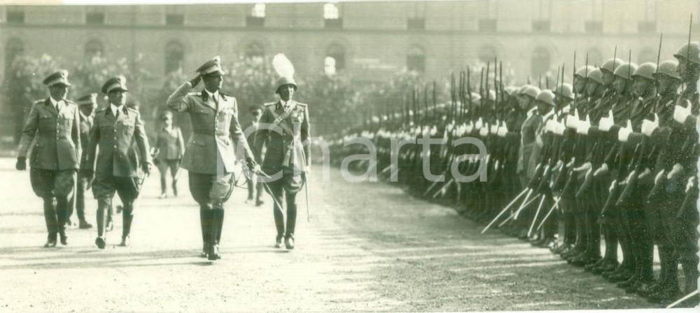 Fotografia d epoca originale 1935 ca TORINO Umberto II passa in rassegna il 92° Fanteria Fotografia cm 13 x 6 1
