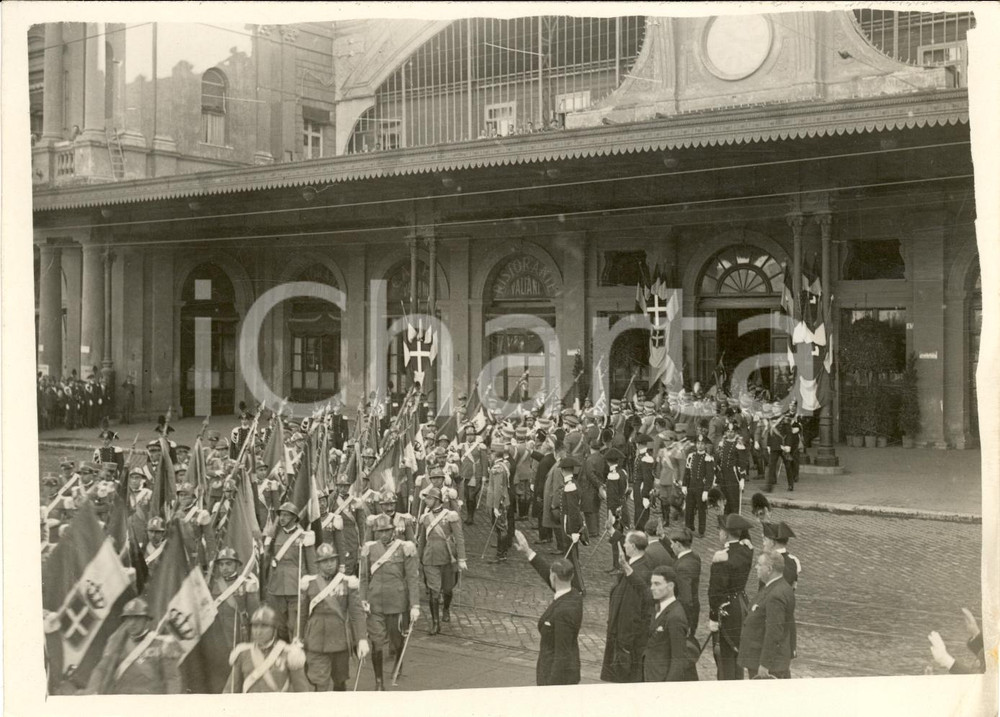 Fotografia d'epoca originale 1928 ROMA Ritorno da TORINO dei reggimenti disciolti Decennale Vittoria *Foto 1