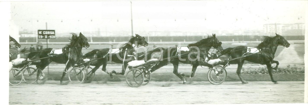 Fotografia d epoca originale 1939 MILANO SAN SIRO Passaggio del premio del galoppo Fotografia 1