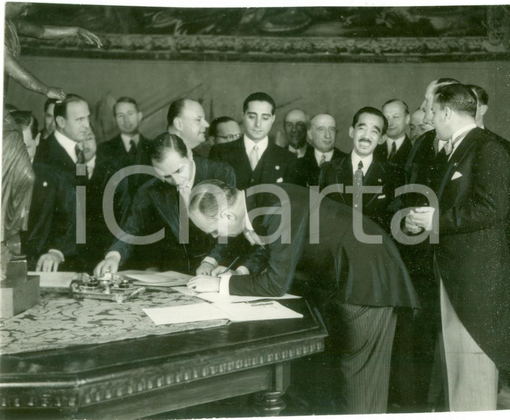 Fotografia d epoca originale 1937 ROMA Joachim VON RIBBENTROP firma patto ANTICOMINTERN Fotografia 1