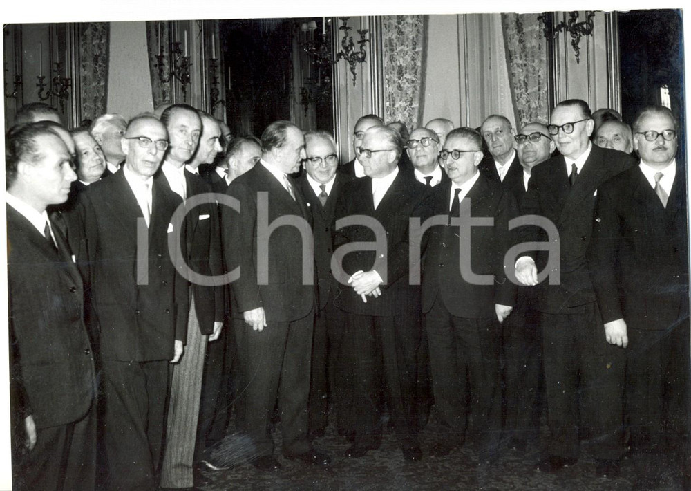 Fotografia d epoca originale 1960 ROMA Giovanni GRONCHI riceve i rappresentanti politici per gli auguri Foto 1