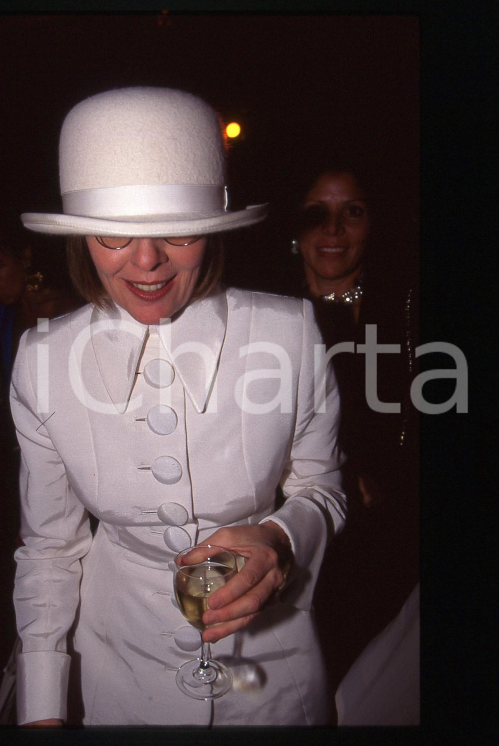 Fotografia d epoca originale 35mm vintage slide 1995 FESTIVAL DI CANNES  Diane KEATON a un party 11 1