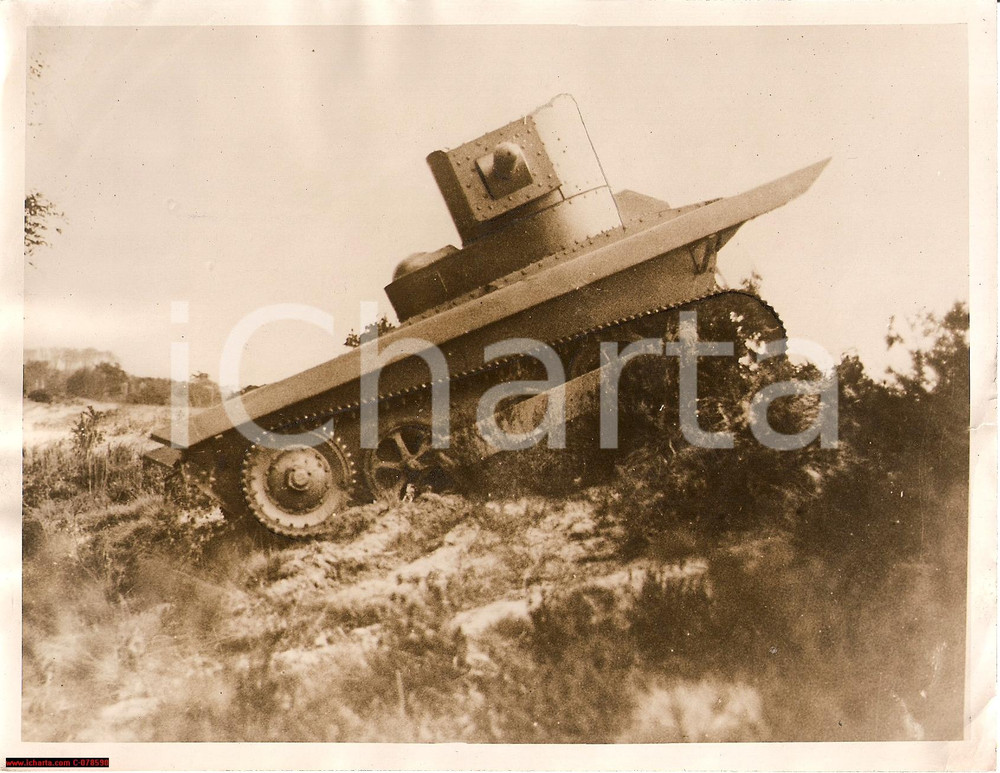 Fotografia d epoca originale 1931 BRITAIN, VickersArmstrong Amphibious Tank, PHOTO 1