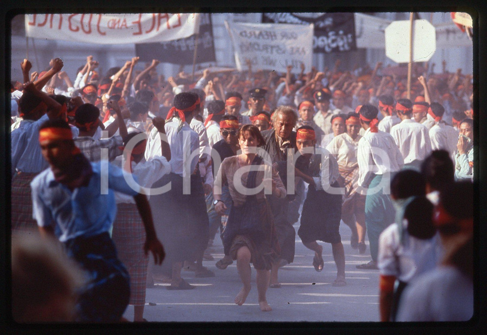 35mm vintage slide*1995 BEYOND RANGOON Patricia ARQUETTE in una scena del film 2