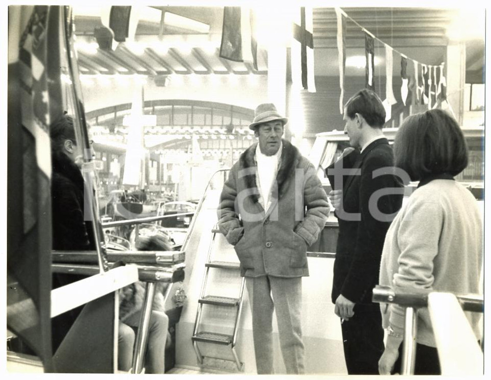 1964 GENOVA SALONE NAUTICO Visita su Yacht PARAGGINA Cantieri navali Chiavari 4