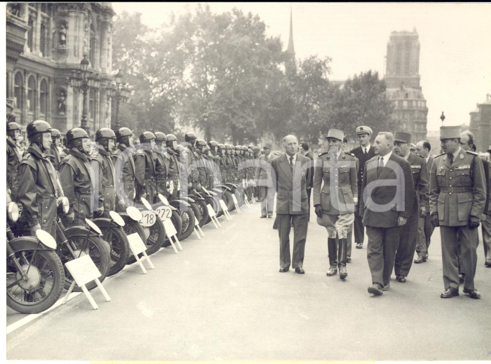 1954 PARIS Présentation TOUR DE FRANCE en moto - Ministre Emmanuel TEMPLE Photo