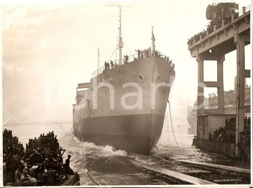 Fotografia d'epoca originale 1938 MONFALCONE (GO) Varo motocisterna IRIDIO MANTOVANI 1