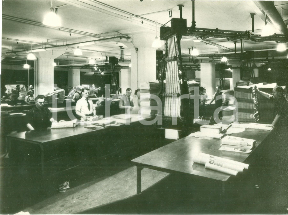 Fotografia d epoca originale 1940 ca TORONTO CANADA Sala di spedizione dei giornali Fotografia 1
