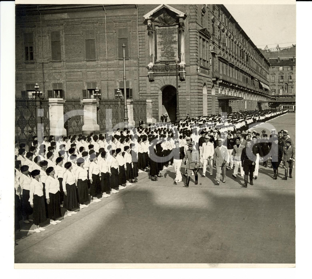 Fotografia d epoca originale 1936 TORINO Piazza CASTELLO DE VECCHI e RICCI Sfilata maestre ONB Foto 1