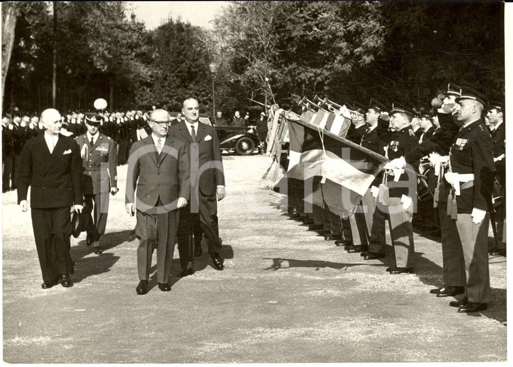 Fotografia d epoca originale 1959 ROMA Giovanni GRONCHI al 107° Annuale della Guardia di Finanza Foto 18x13 1