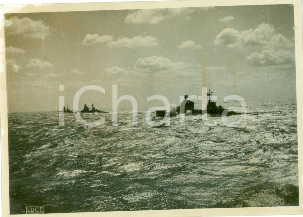 Fotografia d epoca originale 1941 WWII GUERRA NAVALE ITALIANA Cacciatorpedinieri in navigazione FOTOGRAFIA 1