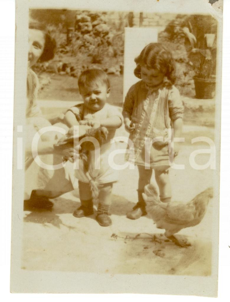 Fotografia d epoca originale 1914 AREA POLESANA Ugo e Bianca CATTANEO bambini con galline Foto 1