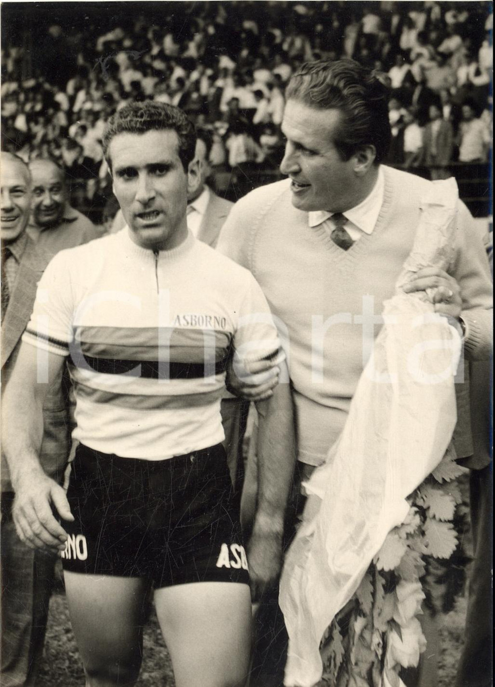 1957 MILANO CICLISMO Velodromo VIGORELLI - Guido MESSINA dopo la vittoria - Foto