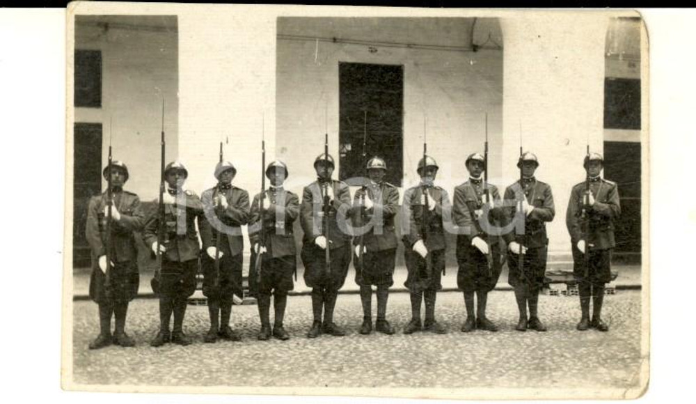 Fotografia d epoca originale 1928 ALESSANDRIA Allievi ufficiali sull attenti con il fucile Foto 9x5 cm 1