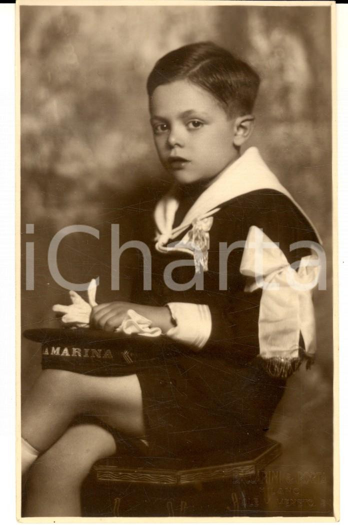 Fotografia d epoca originale 1930 ca MILANO Bambino alla Comunione vestito REGIA MARINA BACCARINI & PORTA 1
