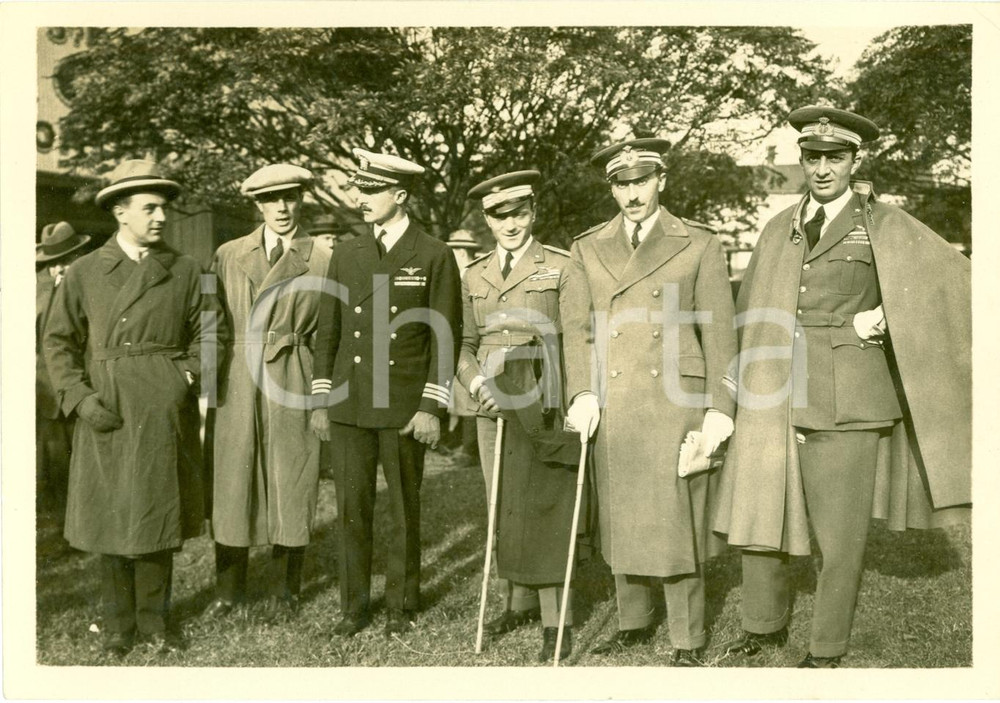 Fotografia d epoca originale 1930 NORFOLK UK Ufficiali sbarcati da piroscafo DUILIO Fotografia 1