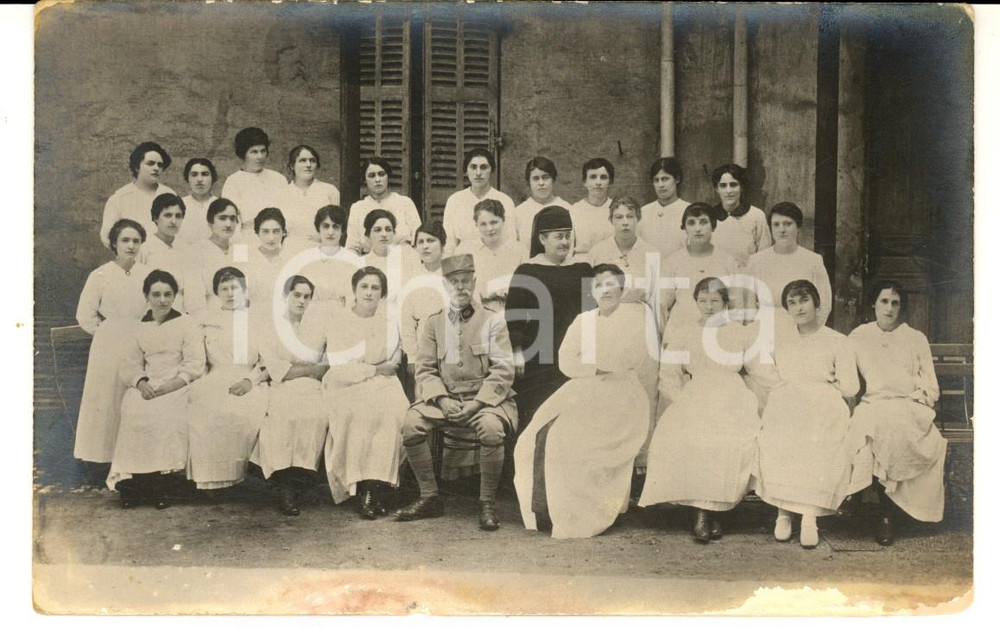Fotografia d epoca originale 1915 ca WW1 FRANCIA Gruppo di collegiali con ufficiali e signora Foto 1