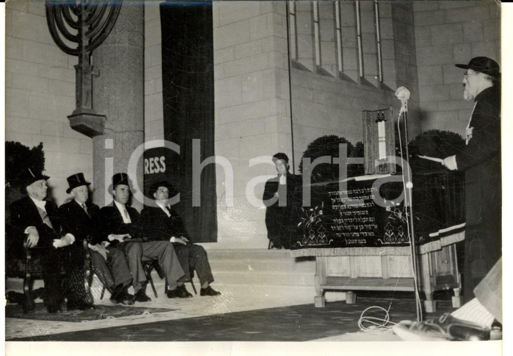 Fotografia d epoca originale 1957 STRASBOURG RenÃ© COTY visita la nuova sinagoga  Discorso del rabbino Foto 1